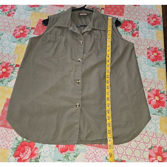 Outback Trading Company Olive Sleeveless Button-Up Shirt - Picture 10 of 12